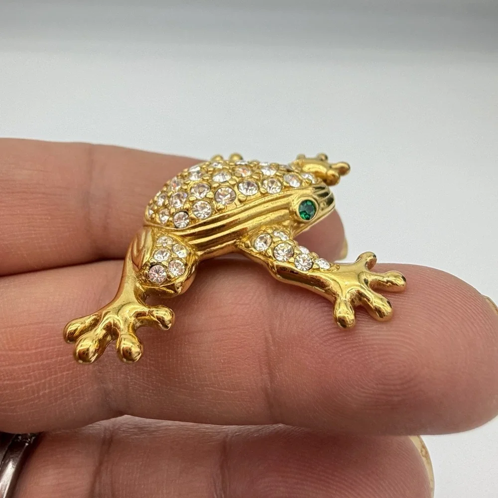 Vintage Ciner Swarovski Frog Dual Signed Pin Brooch Winking Green Eye